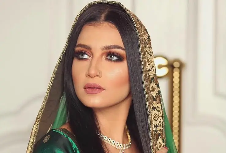مـــيـــكـــب لـــيـــلـــة حـــنّـــاء 💄 